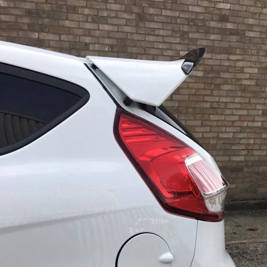 🏁🔥 Spoiler Riser per Ford Fiesta Mk7/Mk8 ST Line – Look Sportivo e Funzionale! 🚗💨