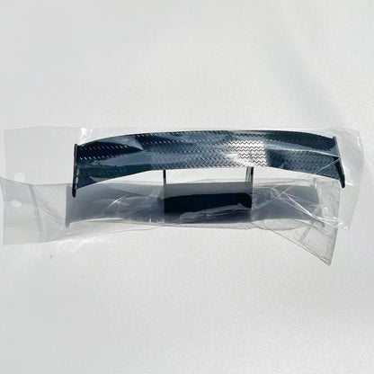 Mini Spoiler Universale – Perché Anche la Tua Auto Merita un Piccolo Booster Aereodinamico🚗💥