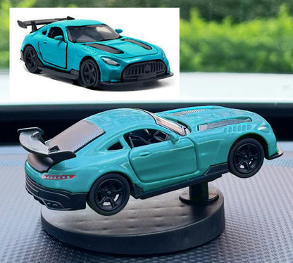 💨 Mini Drift Car da Cruscotto – L’Accessorio che Drifta con Stile! 😎🎉